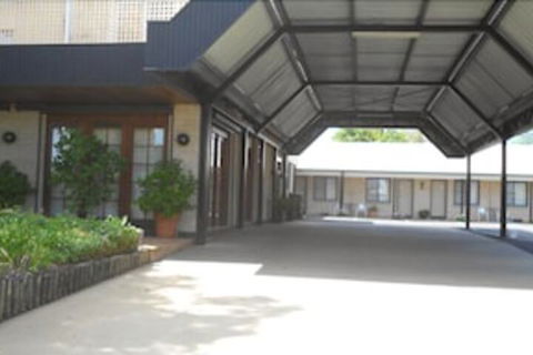 All Seasons Motor Lodge - Palm Beach Accommodation 1