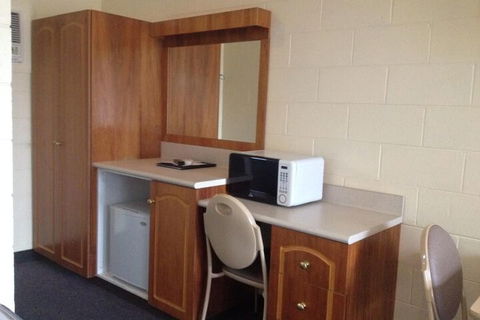 All Seasons Motor Lodge - Palm Beach Accommodation 3