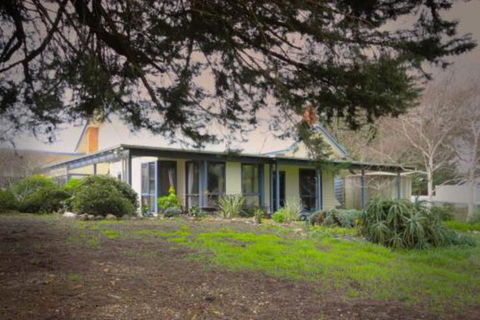 Galwiji Homestead - Palm Beach Accommodation 0