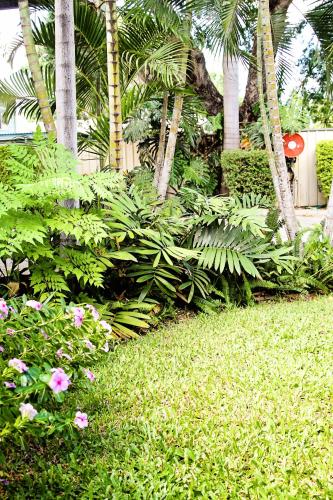 Overflow Motor Inn - Palm Beach Accommodation 1
