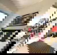 The Waves Apartments - Palm Beach Accommodation