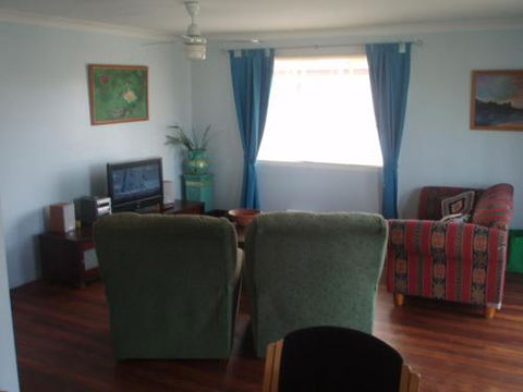 Dalby Homestyle Accommodation - Palm Beach Accommodation 6