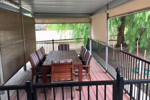 MacDonnell House Naracoorte - Palm Beach Accommodation 2