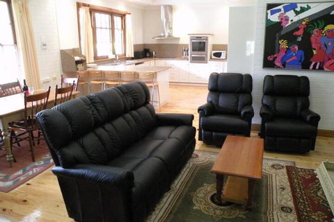Pinkerton Hill Naracoorte - Palm Beach Accommodation 5