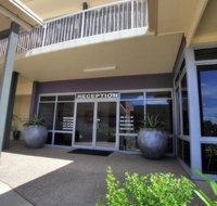 Mayfair Motel Emerald - Palm Beach Accommodation