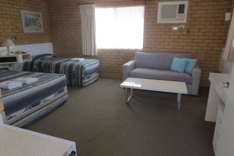 Aspley Pioneer Motel - Palm Beach Accommodation 3