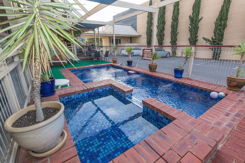 MAS Country Riverboat Lodge Motor Inn - Palm Beach Accommodation 3