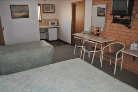 Keith Motor Inn - Palm Beach Accommodation 6