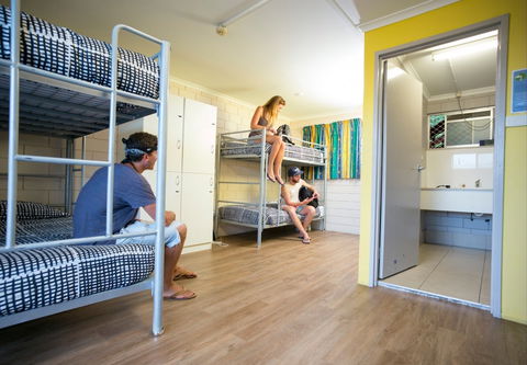 Airlie Beach YHA - Hostel - Palm Beach Accommodation 5