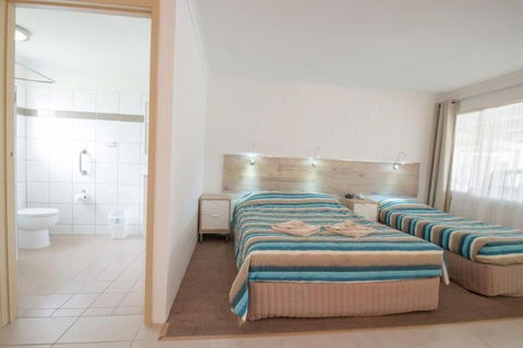 A & A Motel - Palm Beach Accommodation 3