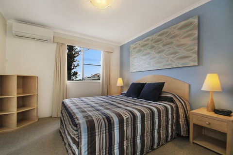 Beachcomber On The Spit - Palm Beach Accommodation 4