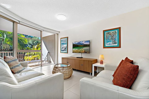 Beachcomber On The Spit - Palm Beach Accommodation 7