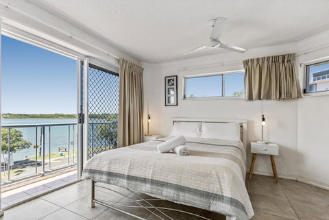 Reflections Holiday Apartments - Palm Beach Accommodation 1
