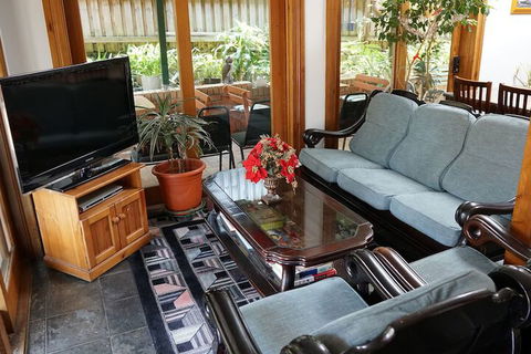 Alishan International Guest House - Palm Beach Accommodation 6