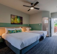 Nightcap at Waterfront Hotel - Palm Beach Accommodation