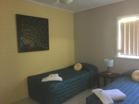 Beachlander Holiday Apartments - Palm Beach Accommodation 6