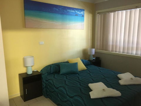 Beachlander Holiday Apartments - Palm Beach Accommodation 1