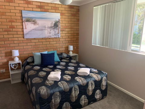 Beachlander Holiday Apartments - Palm Beach Accommodation 3