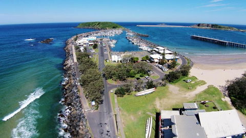 Beachlander Holiday Apartments - Palm Beach Accommodation 4