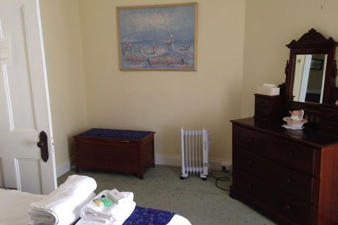 Acacia Bed & Breakfast - Palm Beach Accommodation 2