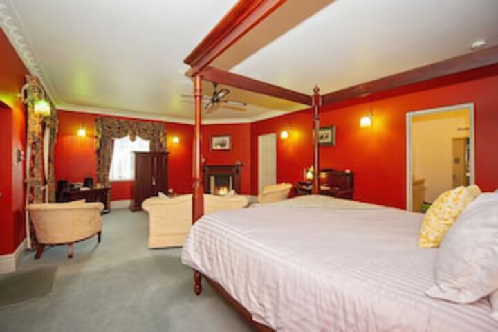 Palm Beach Accommodation