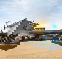 Nightcap at Glengala Hotel - Palm Beach Accommodation