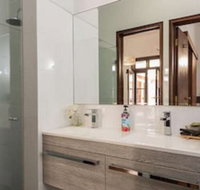 Fairway Manor Accommodation - Palm Beach Accommodation