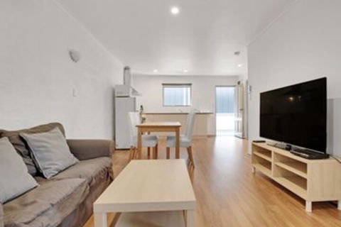Adelaide Holiday Homes - Palm Beach Accommodation 0