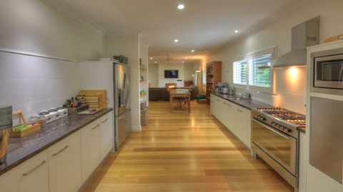 G.g's By The River - Palm Beach Accommodation 5