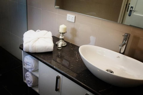 The Customs House B&B - Palm Beach Accommodation 6