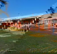 Morayfield Tavern  Motel - Palm Beach Accommodation