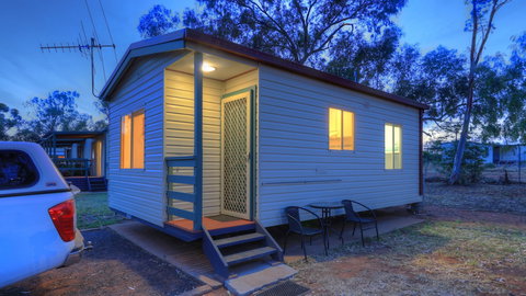 Cobar Caravan Park - Palm Beach Accommodation 2