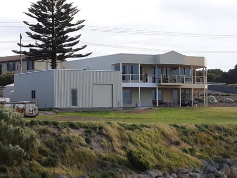 Costa Plenti Southend BnB - Palm Beach Accommodation 6