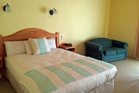 Coonawarra Units - Palm Beach Accommodation 1