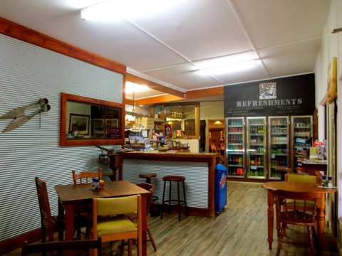 Willalooka Tavern - Palm Beach Accommodation 3