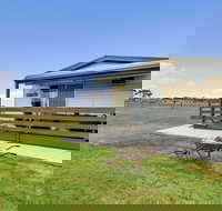 The Oxley Estate - Palm Beach Accommodation