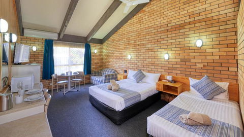 All Travellers Motor Inn - Palm Beach Accommodation 6