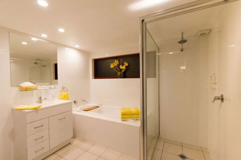 Garasu Lodge - Palm Beach Accommodation 5