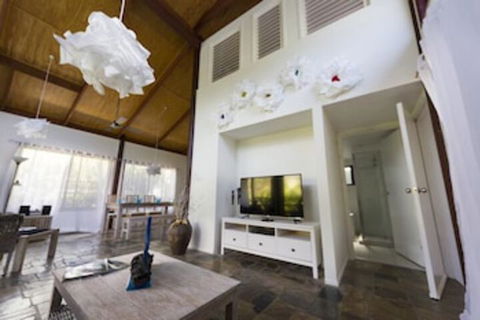 Garasu Lodge - Palm Beach Accommodation 0