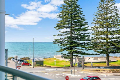 Gallery Resort Apartments - Palm Beach Accommodation 3