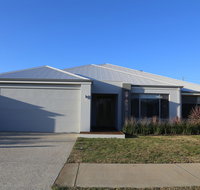 Rainbow Dream House PERTH Holiday Home