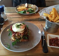The Front Paddock Cafe - Palm Beach Accommodation