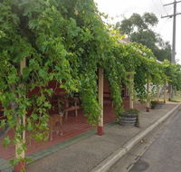 Landsborough Hotel - Palm Beach Accommodation