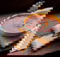 Shenkin Kitchen - Palm Beach Accommodation