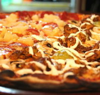 Heat Woodfired Pizza Bar - Palm Beach Accommodation