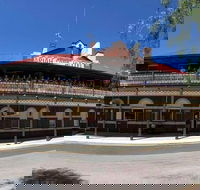 Ariah Park Hotel Dining  Bar - Palm Beach Accommodation