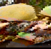 Fire  Brimstone BBQ- Hillside Hotel - Palm Beach Accommodation