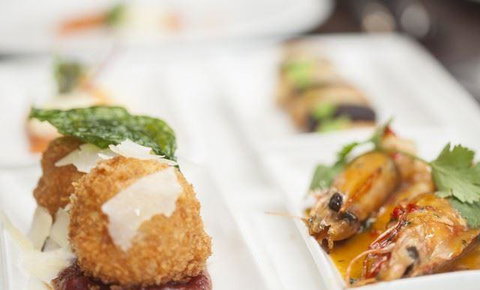 2 Fish Seafood Restaurant - Palm Beach Accommodation 12