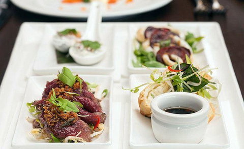 2 Fish Seafood Restaurant - Palm Beach Accommodation 6