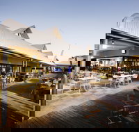 Kawana Waters Hotel - Palm Beach Accommodation